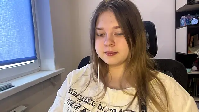 Snapshot of TomikoPfau chatting on March 26, 2026, 3:34 am TomikoPfau online show from March 26, 2026, 3:34 am