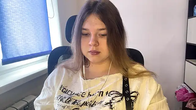 Snapshot of TomikoPfau chatting on April 2, 2026, 7:39 am TomikoPfau online show from April 2, 2026, 7:39 am