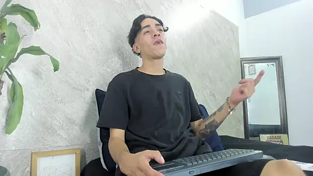 Mick-lollipop online show from April 9, 2026, 7:52 pm