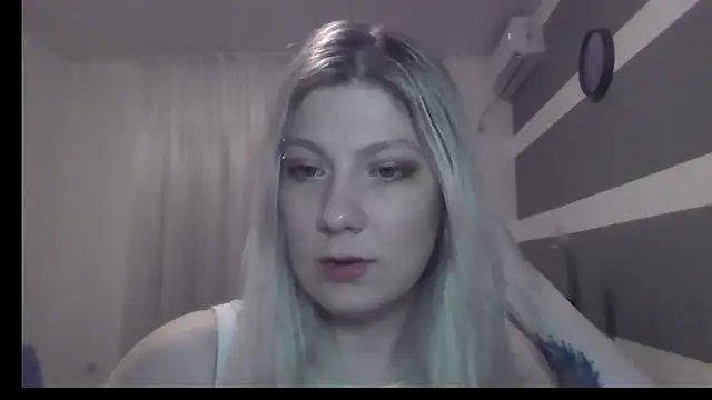 Foxy Bright online show from March 14, 2026, 8:03 pm