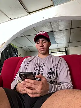 Snapshot of Alejandrososas chatting on May 23, 2026, 5:39 pm Alejandrososas online show from May 23, 2026, 5:39 pm