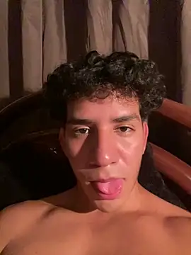 Snapshot of Alejandrososas chatting on May 27, 2026, 6:10 am Alejandrososas online show from May 27, 2026, 6:10 am