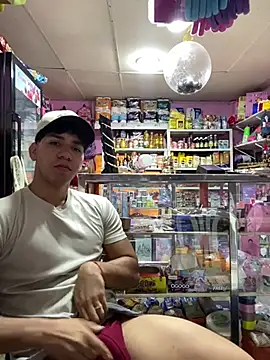 Alejandrososas online show from July 17, 2026, 2:02 pm