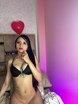 Snapshot of Lauraaa_pink18 chatting on February 28, 2026, 3:29 am Lauraaa pink18 online show from February 28, 2026, 3:29 am