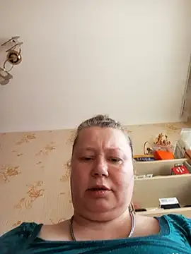 Snapshot of KiraStanton chatting on May 9, 2026, 12:43 pm KiraStanton online show from May 9, 2026, 12:43 pm