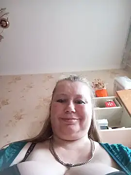 KiraStanton online show from June 7, 2026, 5:49 pm