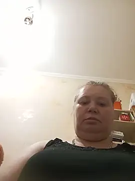 KiraStanton online show from June 10, 2026, 9:46 pm