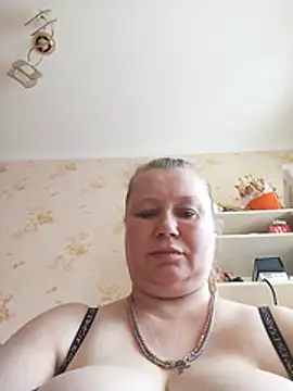 KiraStanton online show from July 4, 2026, 11:27 am