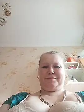 KiraStanton online show from July 17, 2026, 3:18 pm