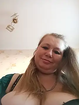 KiraStanton online show from July 27, 2026, 4:41 am