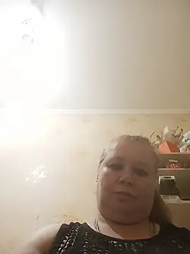 KiraStanton online show from July 28, 2026, 8:52 pm