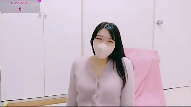 natsuka-chan online show from April 23, 2026, 11:20 am