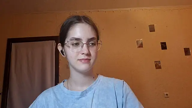 Snapshot of Katelemon chatting on May 27, 2026, 1:19 pm Katelemon online show from May 27, 2026, 1:19 pm