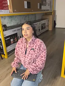 Ambarina  online show from April 16, 2026, 11:33 am