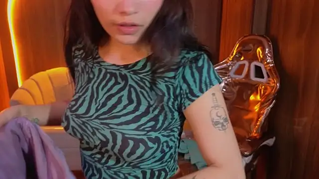 Daphne nicole b online show from May 27, 2026, 12:57 pm