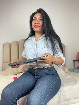 Snapshot of celeste_z chatting on April 30, 2026, 12:44 pm celeste z online show from April 30, 2026, 12:44 pm
