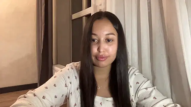 Dana 005 online show from June 19, 2026, 10:02 pm