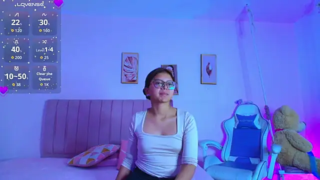 Snapshot of Zoow_bluussh chatting on March 2, 2026, 12:12 pm Zoow bluussh online show from March 2, 2026, 12:12 pm