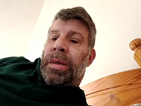 stud2512 online show from April 12, 2026, 9:03 am