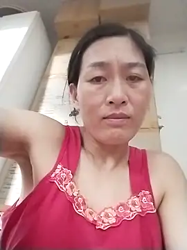 lris-Beauty77 online show from April 8, 2026, 3:23 pm