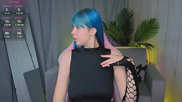 SofiaSterns online show from April 6, 2026, 1:36 am