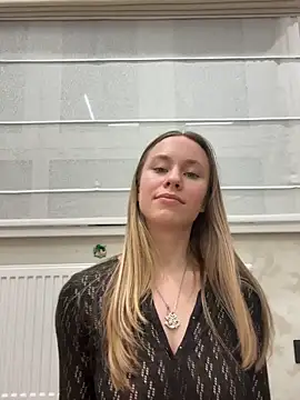 Vikkie seXyGiiiirl XoXo online show from March 15, 2026, 5:41 pm