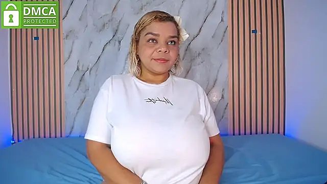 CasieBigtits online show from March 18, 2026, 1:58 pm