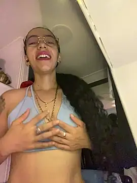 Maluxx333 online show from July 17, 2026, 1:34 am