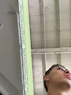 Thiago Jones1 online show from April 12, 2026, 8:47 pm