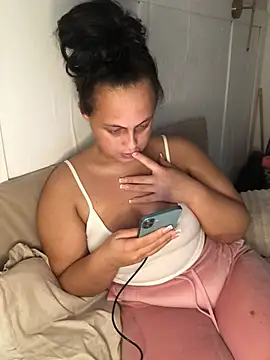 mayawesttt online show from March 21, 2026, 5:05 pm