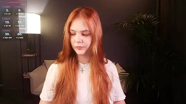 Elle Funning online show from April 3, 2026, 2:42 am