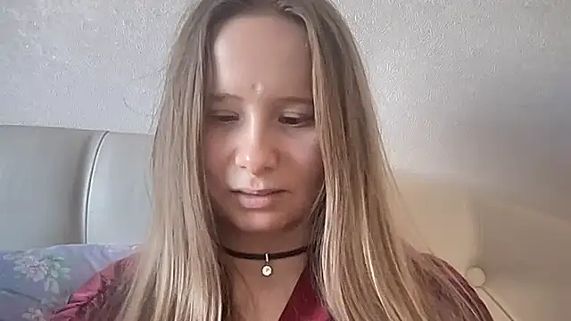 Snapshot of cutefoxieee chatting on March 14, 2026, 1:49 pm cutefoxieee online show from March 14, 2026, 1:49 pm