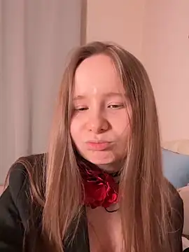 cutefoxieee online show from April 29, 2026, 9:32 pm