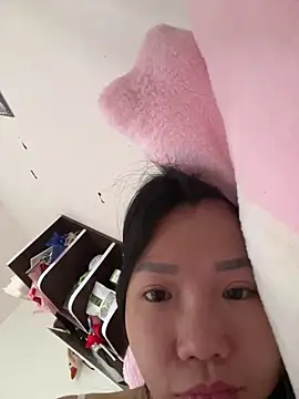 Miumieu2 online show from May 4, 2026, 3:13 am