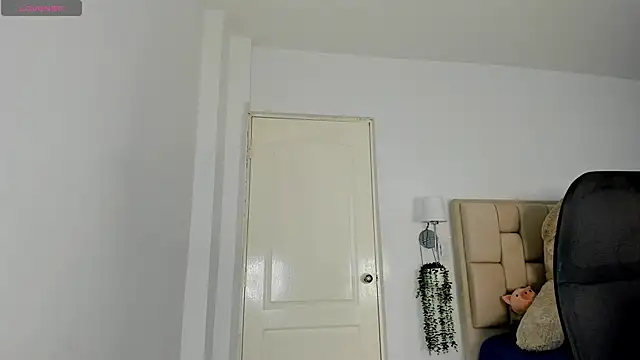 Snapshot of Yasmin_cute chatting on May 19, 2026, 8:37 pm Yasmin cute online show from May 19, 2026, 8:37 pm