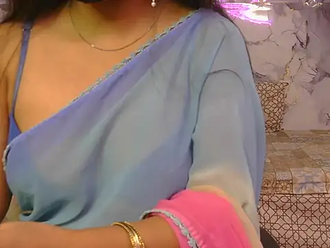 Snapshot of Aayesha-queen chatting on June 2, 2026, 4:03 am Aayesha-queen online show from June 2, 2026, 4:03 am
