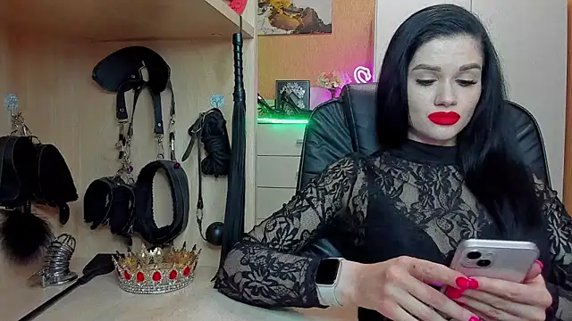 Snapshot of KristiTopxx chatting on April 20, 2026, 7:04 pm KristiTopxx online show from April 20, 2026, 7:04 pm