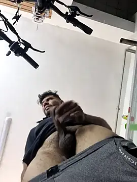 boyp3netrat0r online show from April 12, 2026, 6:35 pm