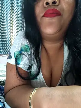 Moonae online show from March 8, 2026, 7:34 am