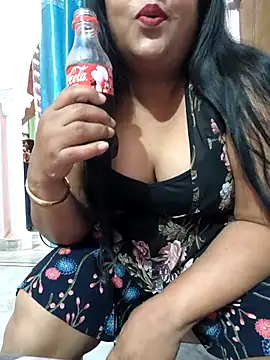 Moonae online show from March 24, 2026, 9:03 am