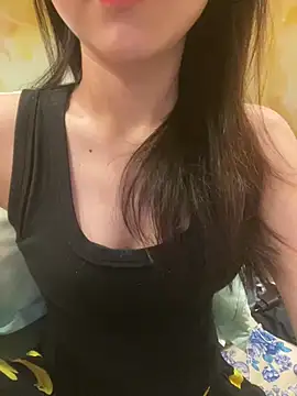 Snapshot of Sullys_ chatting on August 1, 2026, 5:29 am Sullys online show from August 1, 2026, 5:29 am