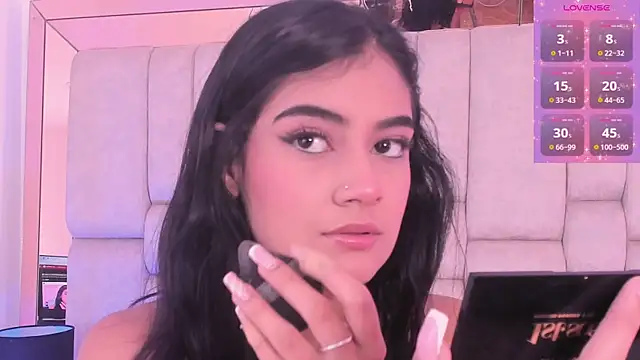 Snapshot of KatherineRuiz_ chatting on April 29, 2026, 12:20 pm KatherineRuiz online show from April 29, 2026, 12:20 pm