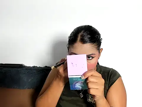 TatyGomez  online show from May 28, 2026, 3:48 am