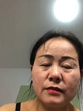 xiaotong2026 online show from April 16, 2026, 1:12 pm