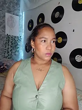 Snapshot of medusafox_ chatting on May 3, 2026, 5:13 am medusafox online show from May 3, 2026, 5:13 am
