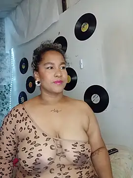 Snapshot of medusafox_ chatting on May 12, 2026, 9:45 pm medusafox online show from May 12, 2026, 9:45 pm