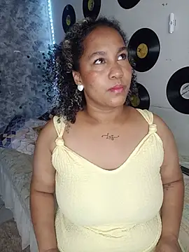 Snapshot of medusafox_ chatting on May 16, 2026, 5:04 am medusafox online show from May 16, 2026, 5:04 am