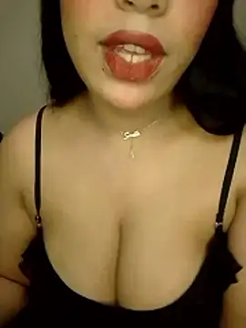 Snapshot of madleen_Mm chatting on June 1, 2026, 12:07 pm madleen Mm online show from June 1, 2026, 12:07 pm