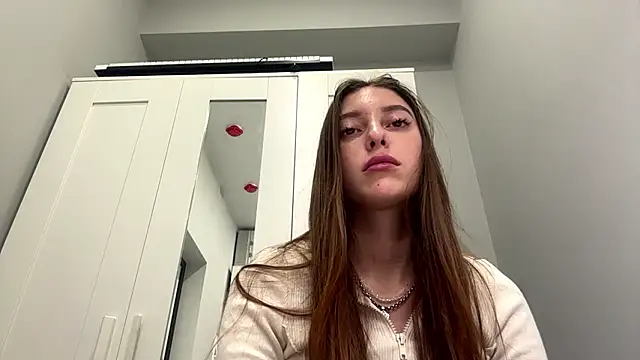 selena favn online show from March 2, 2026, 7:15 am