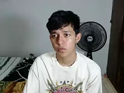 cute jisus online show from March 23, 2026, 7:51 pm